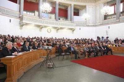 crowd2.JPG